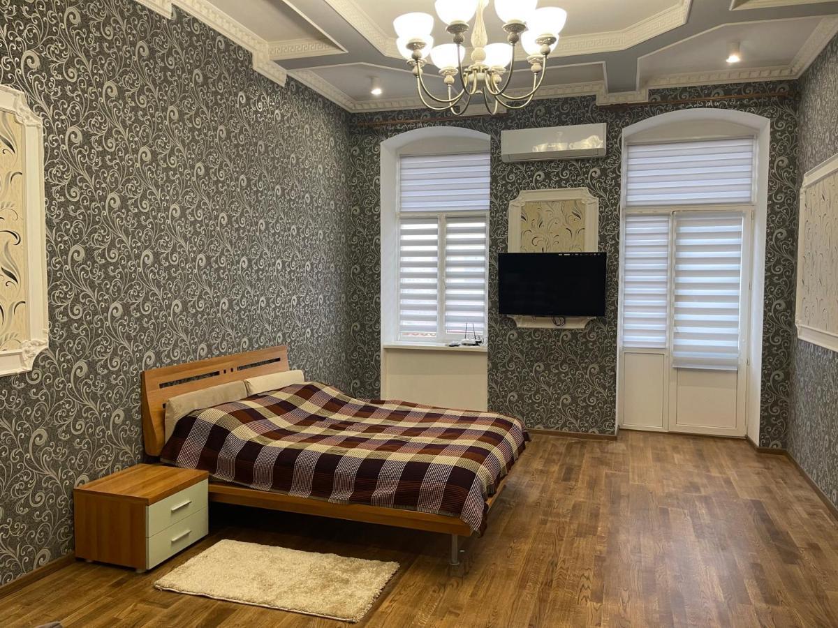 Lux Apartment In Zentrum Chernivtsi Εξωτερικό φωτογραφία
