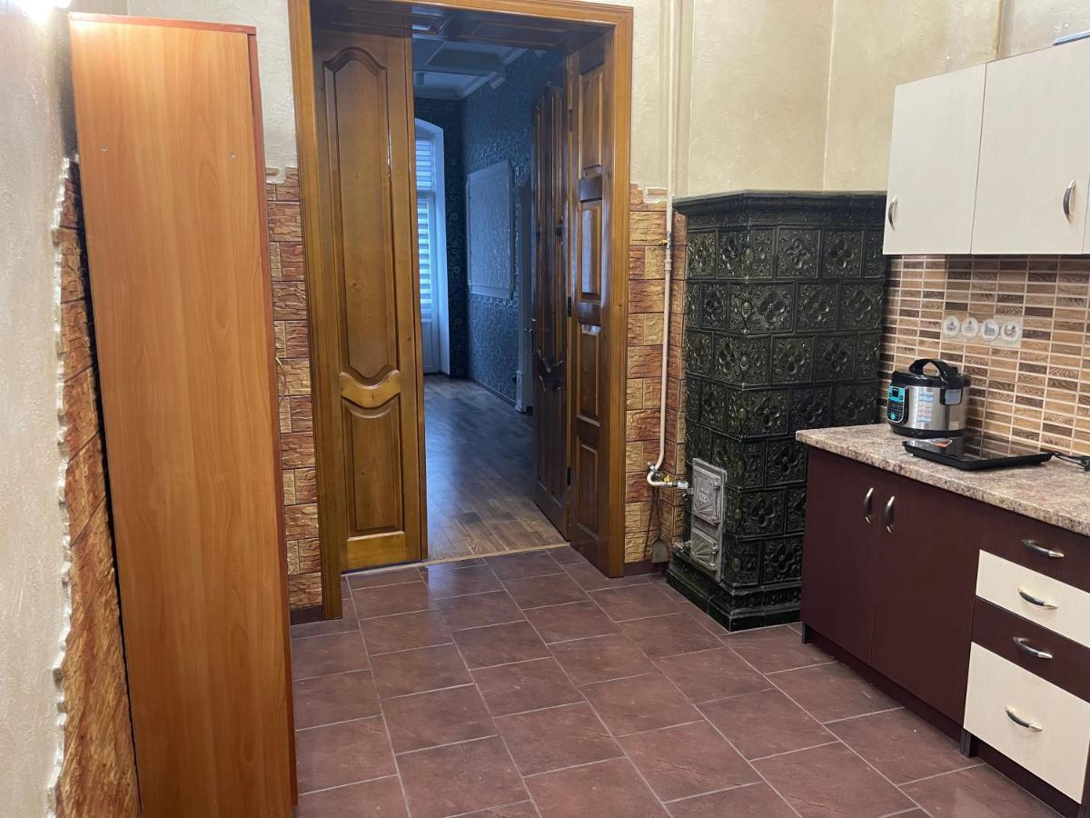 Lux Apartment In Zentrum Chernivtsi Εξωτερικό φωτογραφία